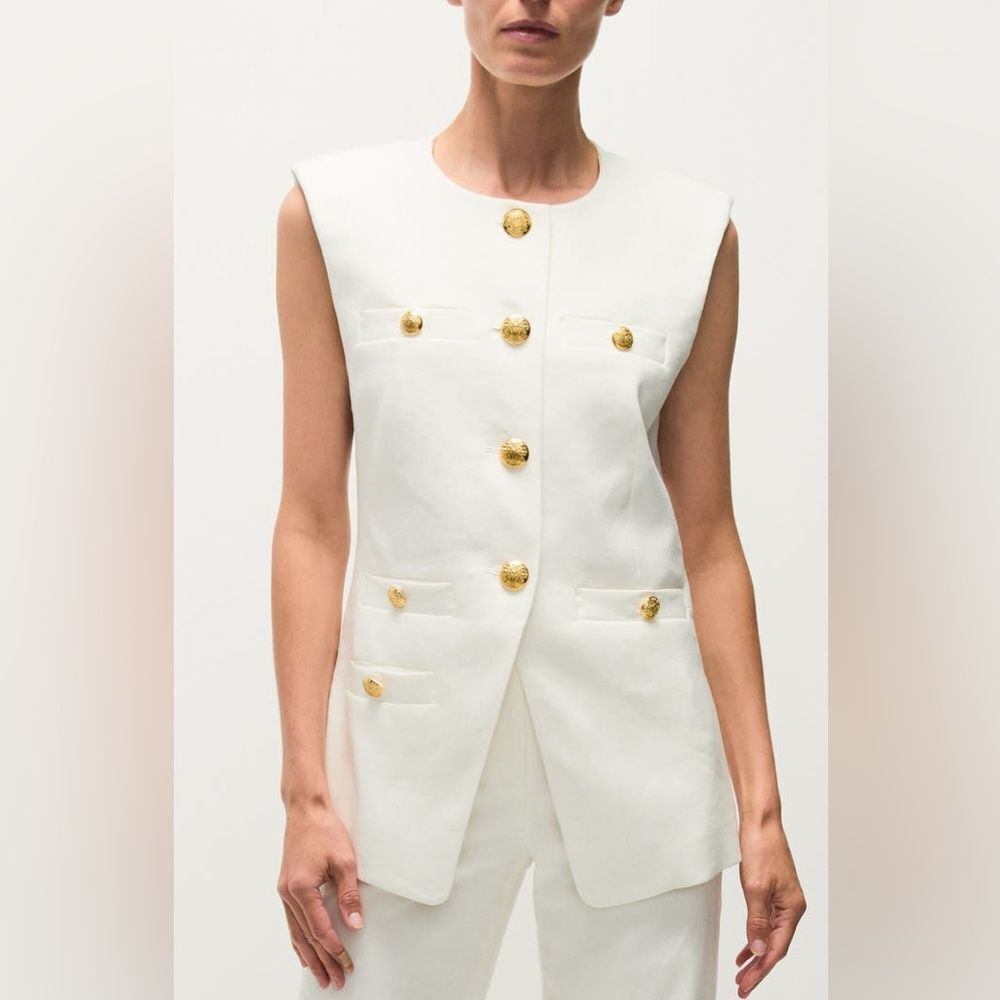 Veronica Beard Tamara Linen Blend Vest
Size 4 White with Gold buttons